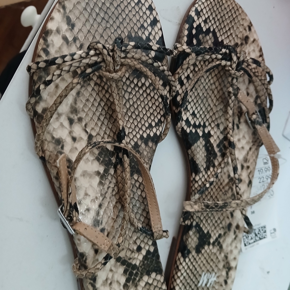 H&M Snakeskin Pattern Sandals - Tan - Picture 2 of 4